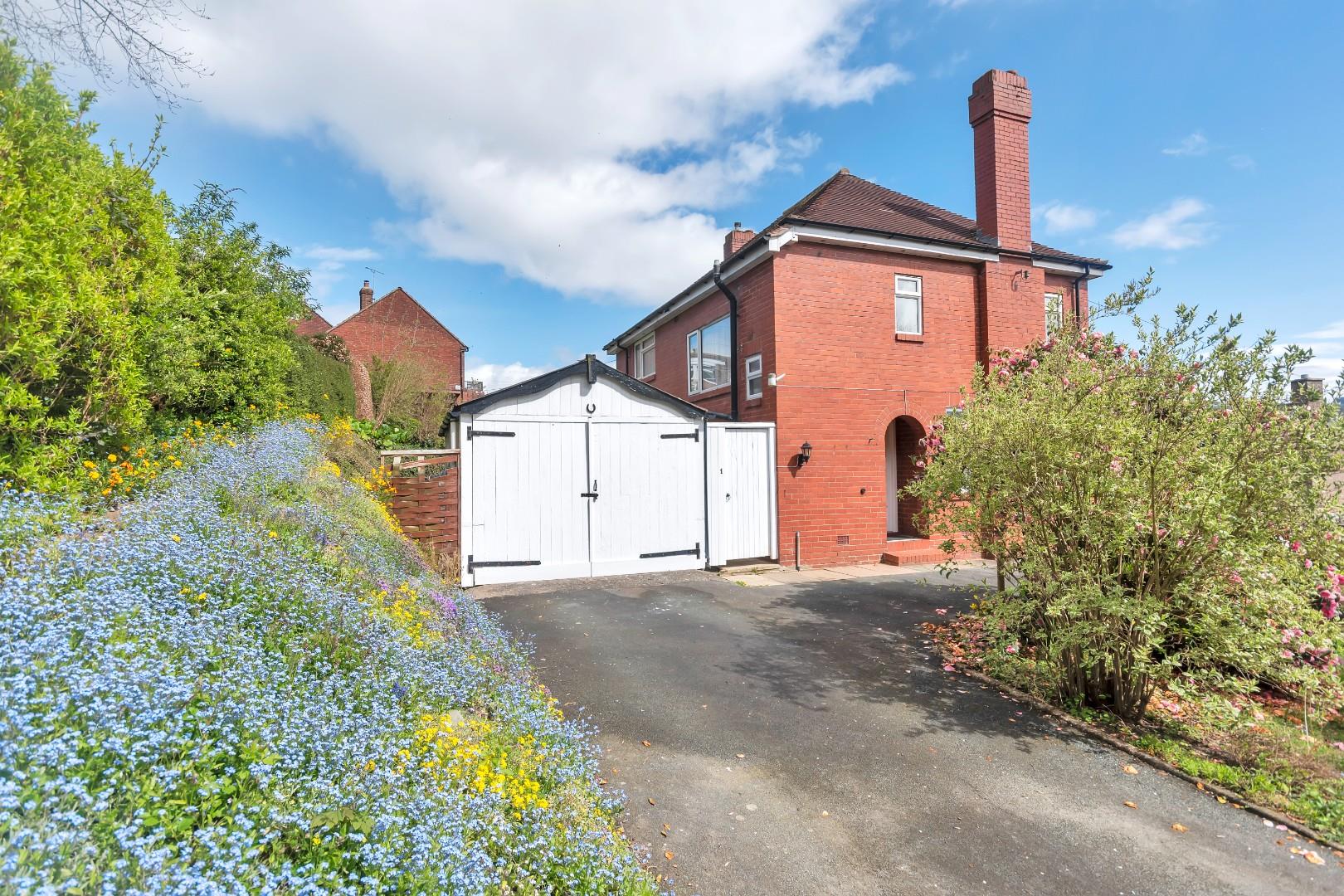 1, Delwood Drive, Welshpool, SY21 7QS Estate Agents & Auctioneers